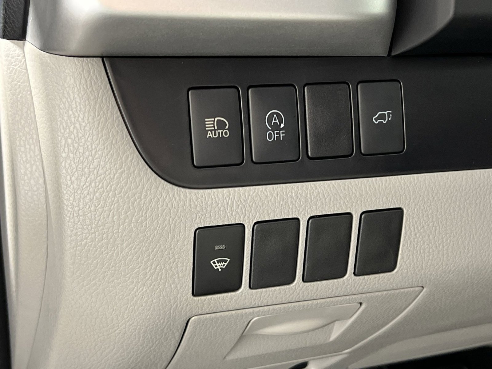 Used 2018 Toyota Highlander XLE image 29