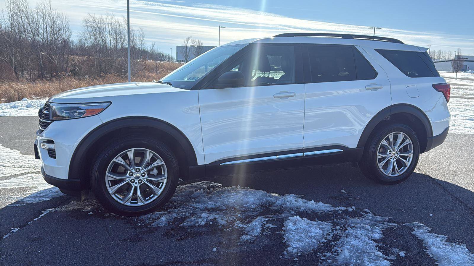 Used 2020 Ford Explorer XLT w/ Equipment Group 202A image 16