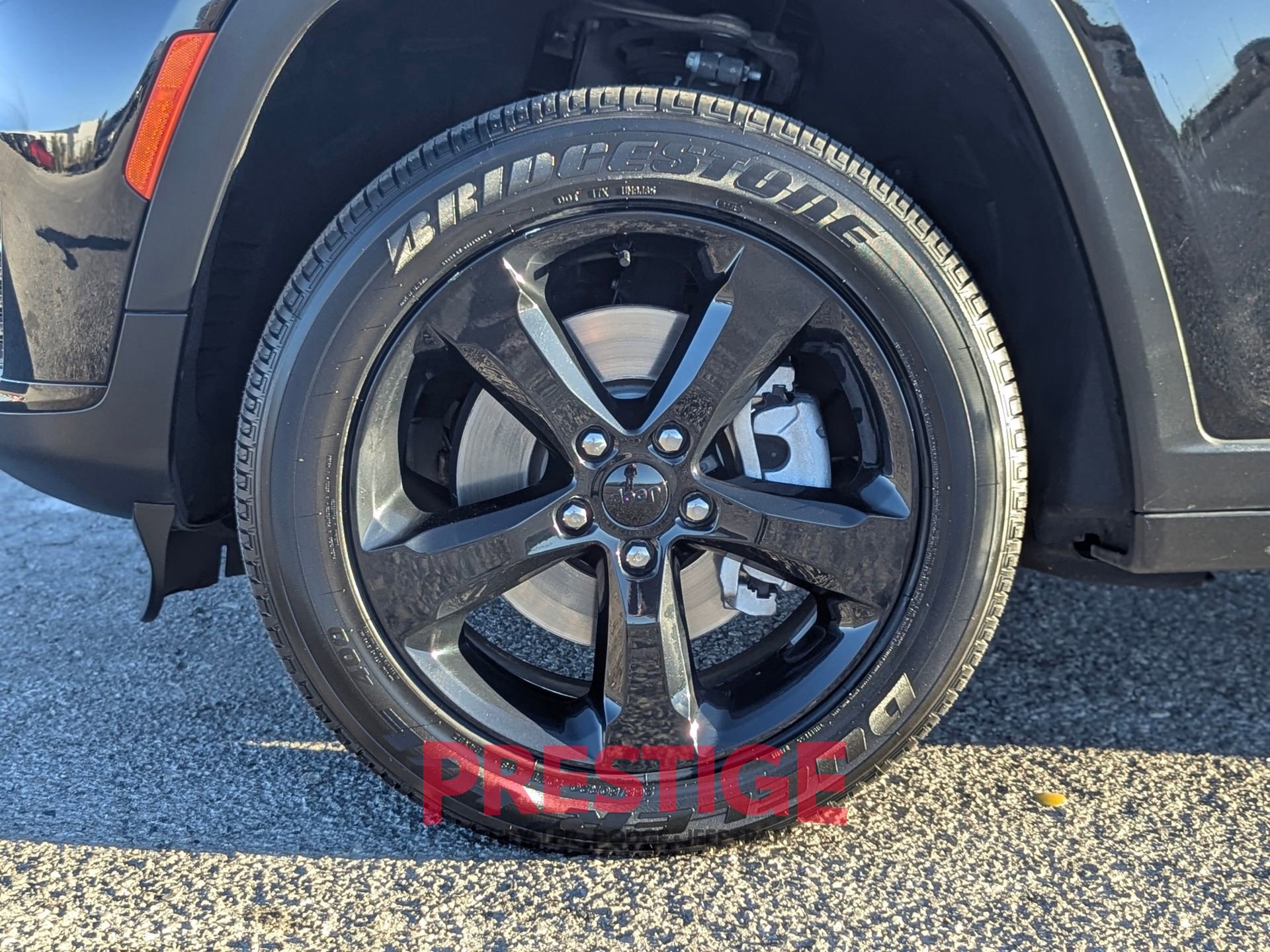 Used 2023 Jeep Grand Cherokee L Laredo image 36