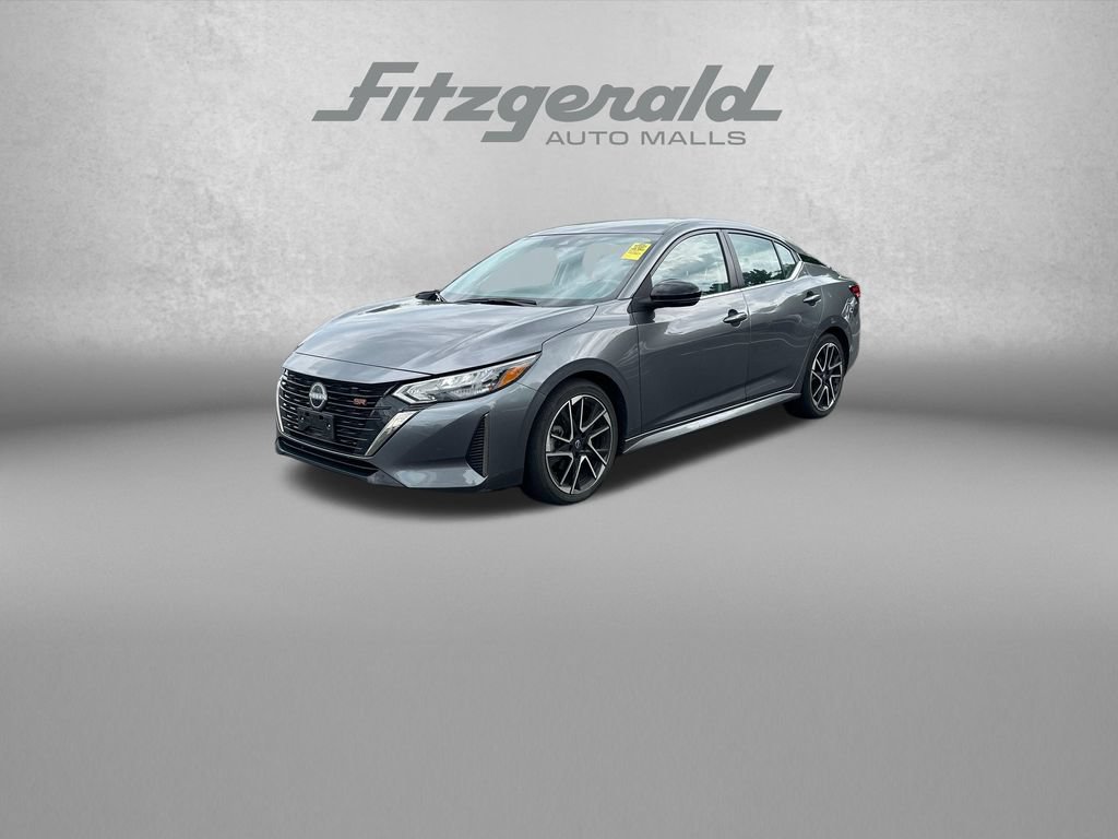 Used 2025 Nissan Sentra SR FWD image 3