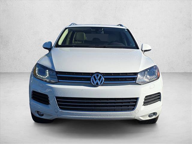 Used 2013 Volkswagen Touareg TDI image 2