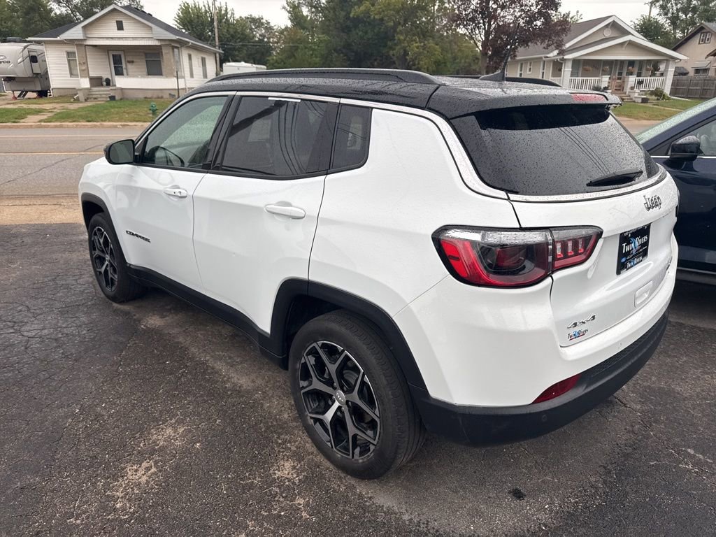 Used 2024 Jeep Compass Limited AWD/4WD image 4