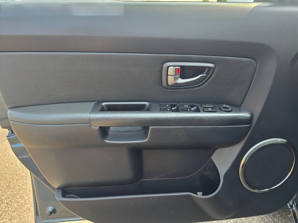 Used 2011 Kia Soul + w/ Audio Pkg FWD image 12