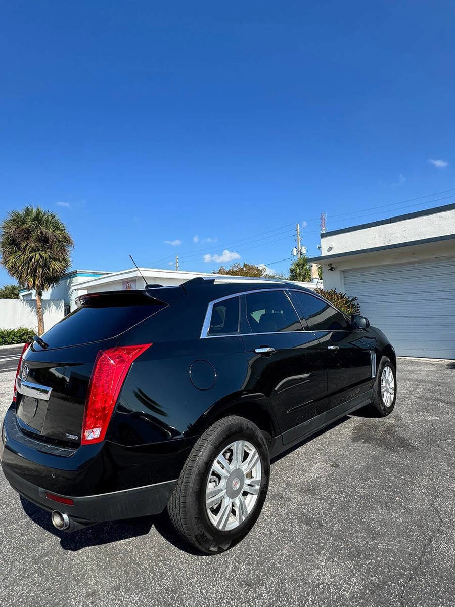 Used 2015 Cadillac SRX Luxury w/ Driver Awareness Package FWD image 7