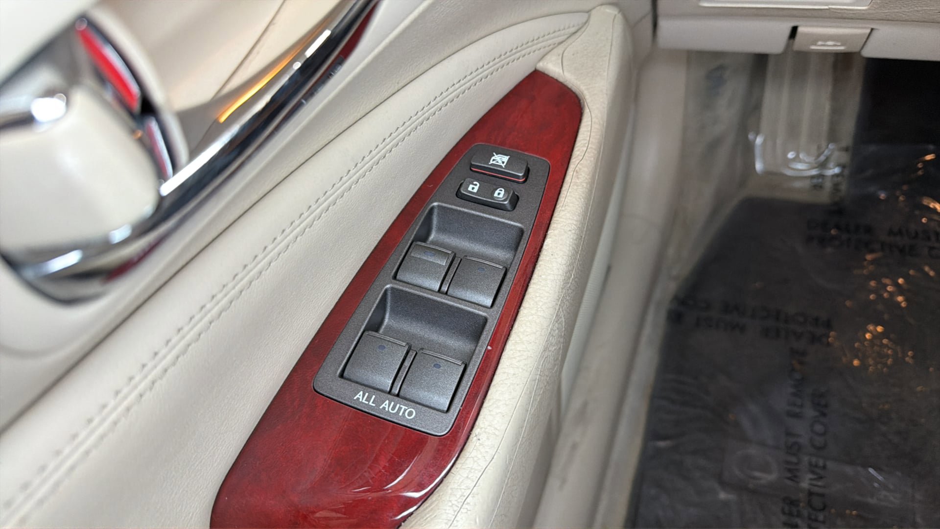 Used 2011 Lexus LS 460 w/ Comfort Pkg RWD image 19