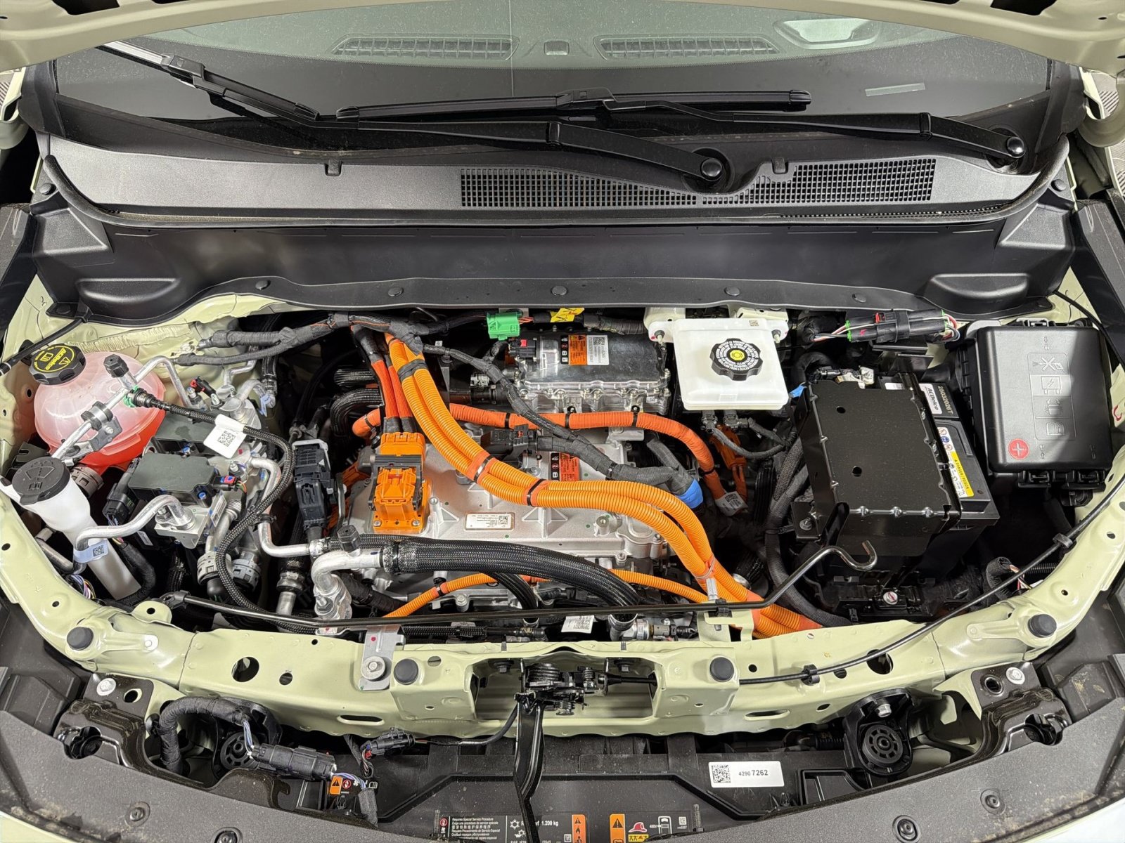 New 2027 Chevrolet Bolt LT w/ Comfort Package FWD image 27