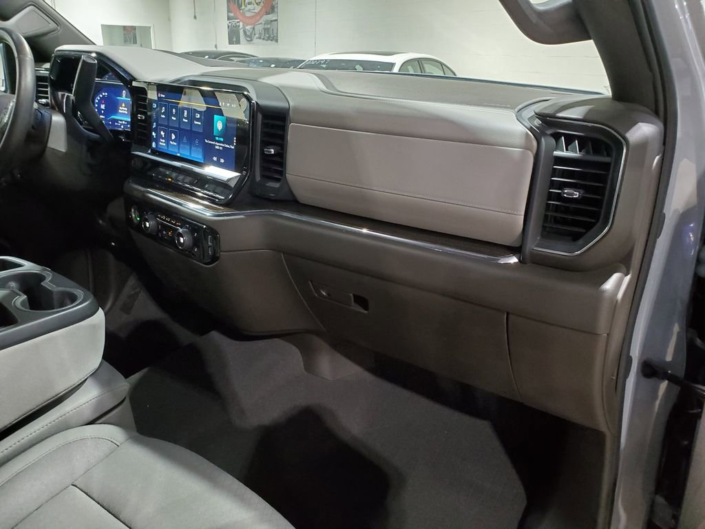 Used 2024 Chevrolet Silverado 1500 LT RWD image 30
