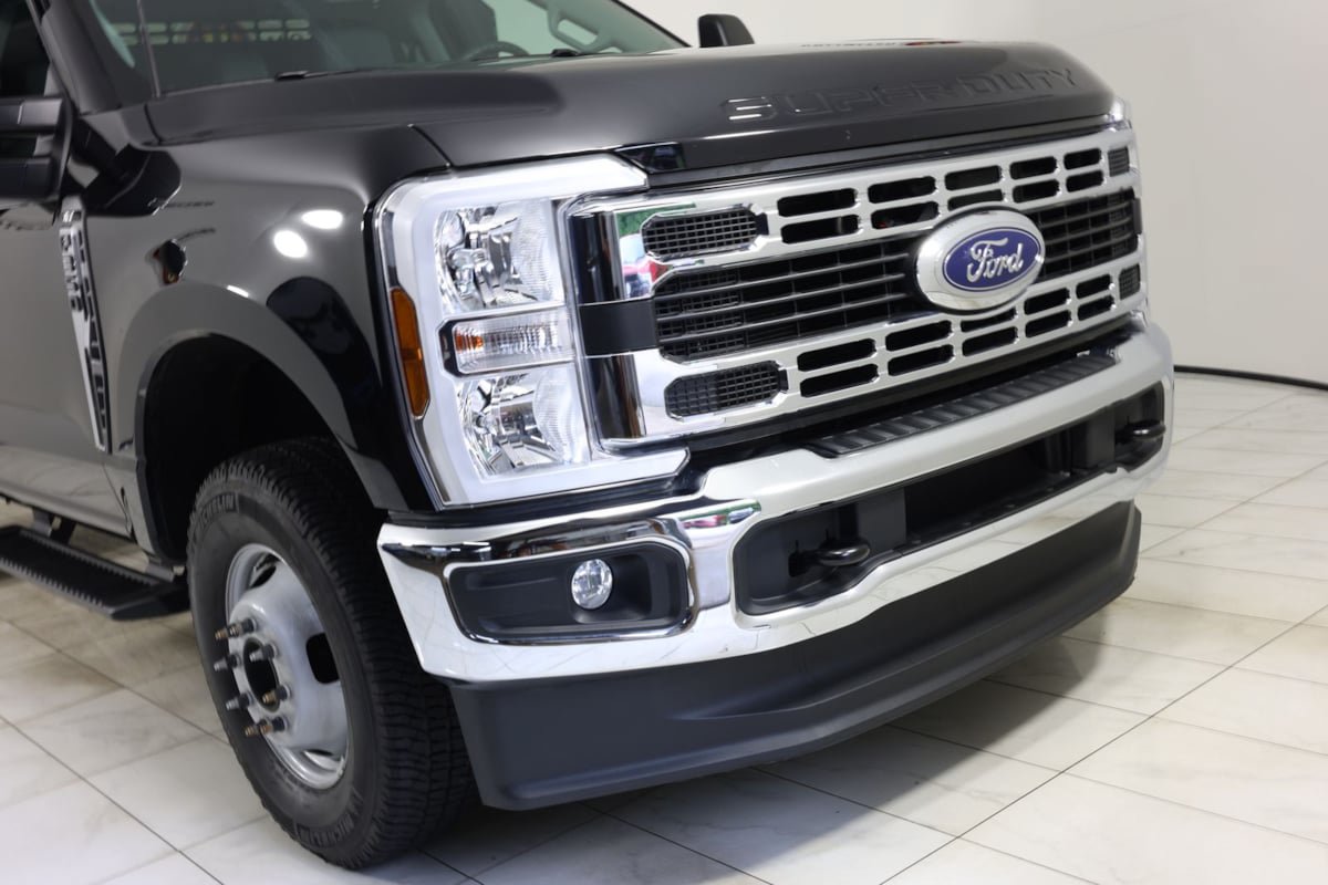 Used 2025 Ford F350 XLT AWD/4WD image 14
