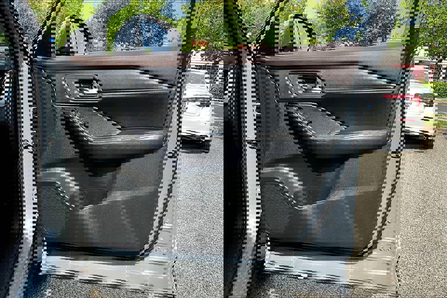 Used 2023 Nissan Rogue SL AWD/4WD image 19