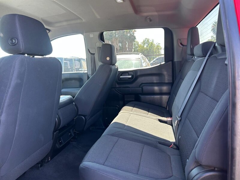 Used 2020 Chevrolet Silverado 1500 Custom w/ Custom Value Package AWD/4WD image 17
