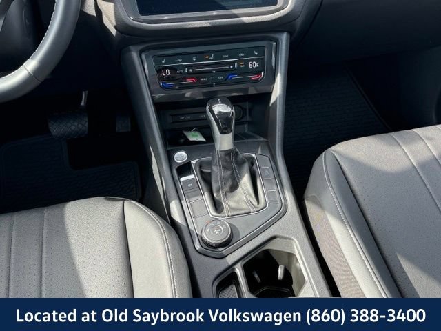 Certified 2023 Volkswagen Tiguan SE w/ Panoramic Sunroof Package AWD/4WD image 17