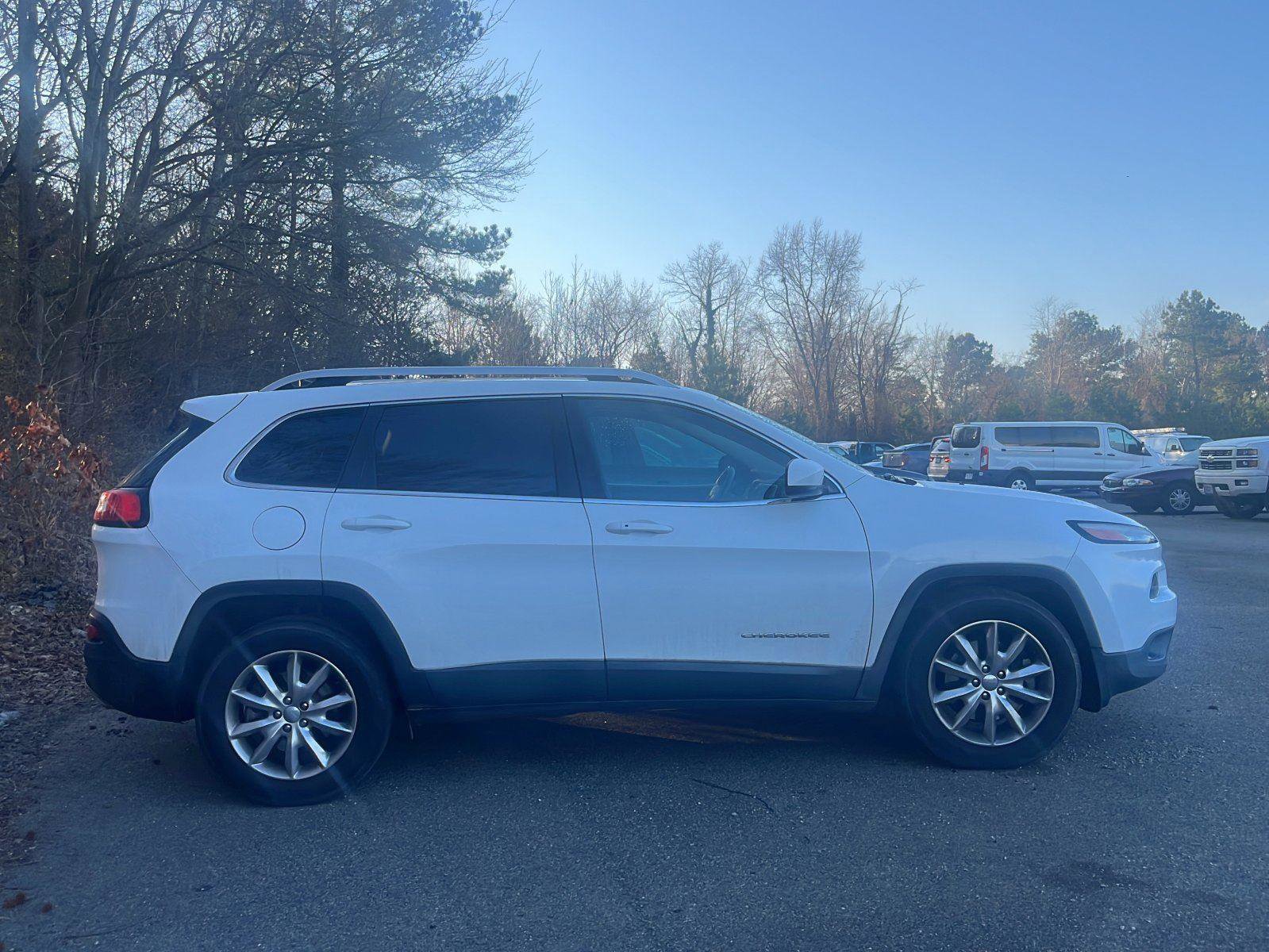 Used 2016 Jeep Cherokee Limited image 5