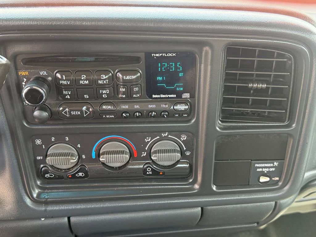 Used 2001 Chevrolet Silverado 1500 LS w/ Firm Ride Suspension Pkg AWD/4WD image 11