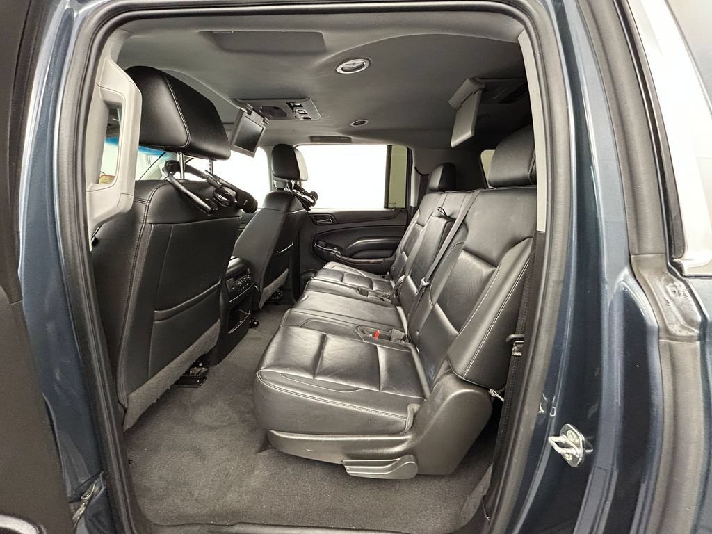 Used 2020 Chevrolet Suburban LT RWD image 37
