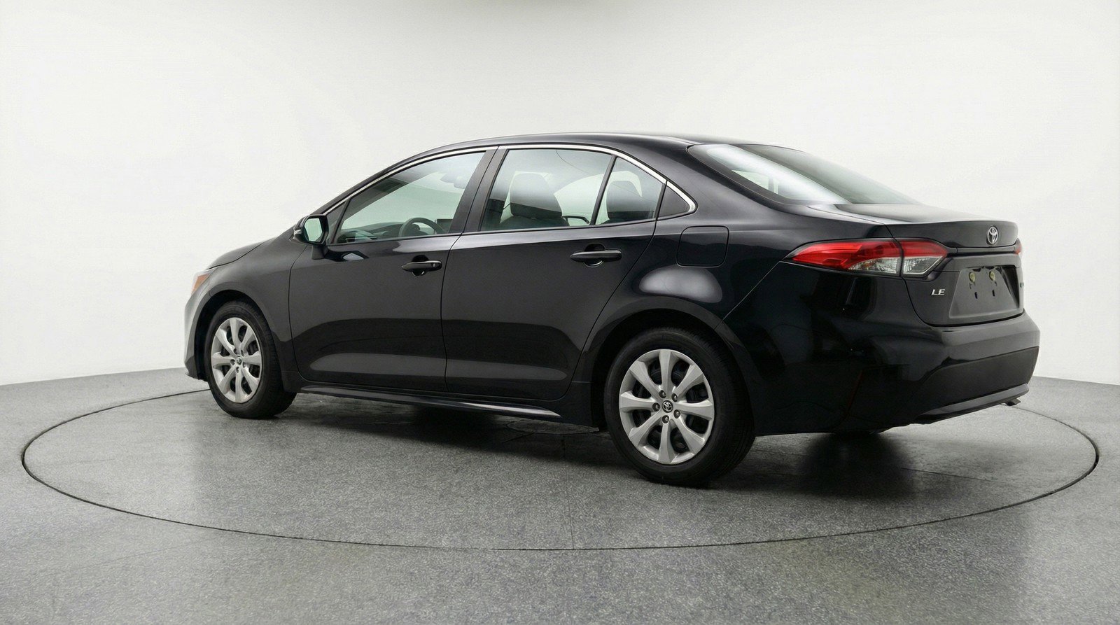 Used 2025 Toyota Corolla LE image 6