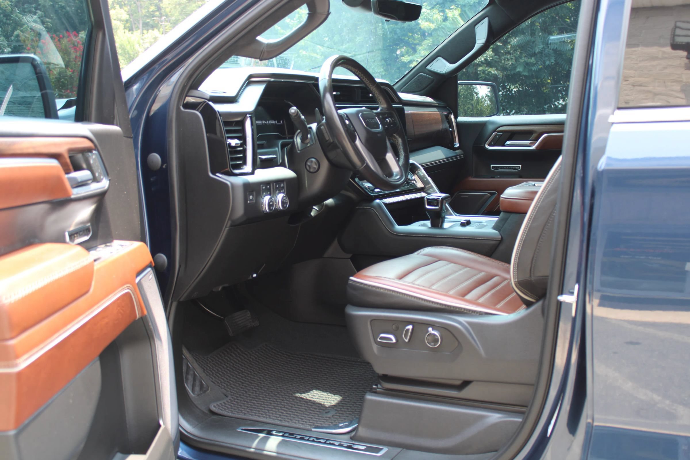 Used 2022 GMC Sierra 1500 Denali Ultimate AWD/4WD image 22