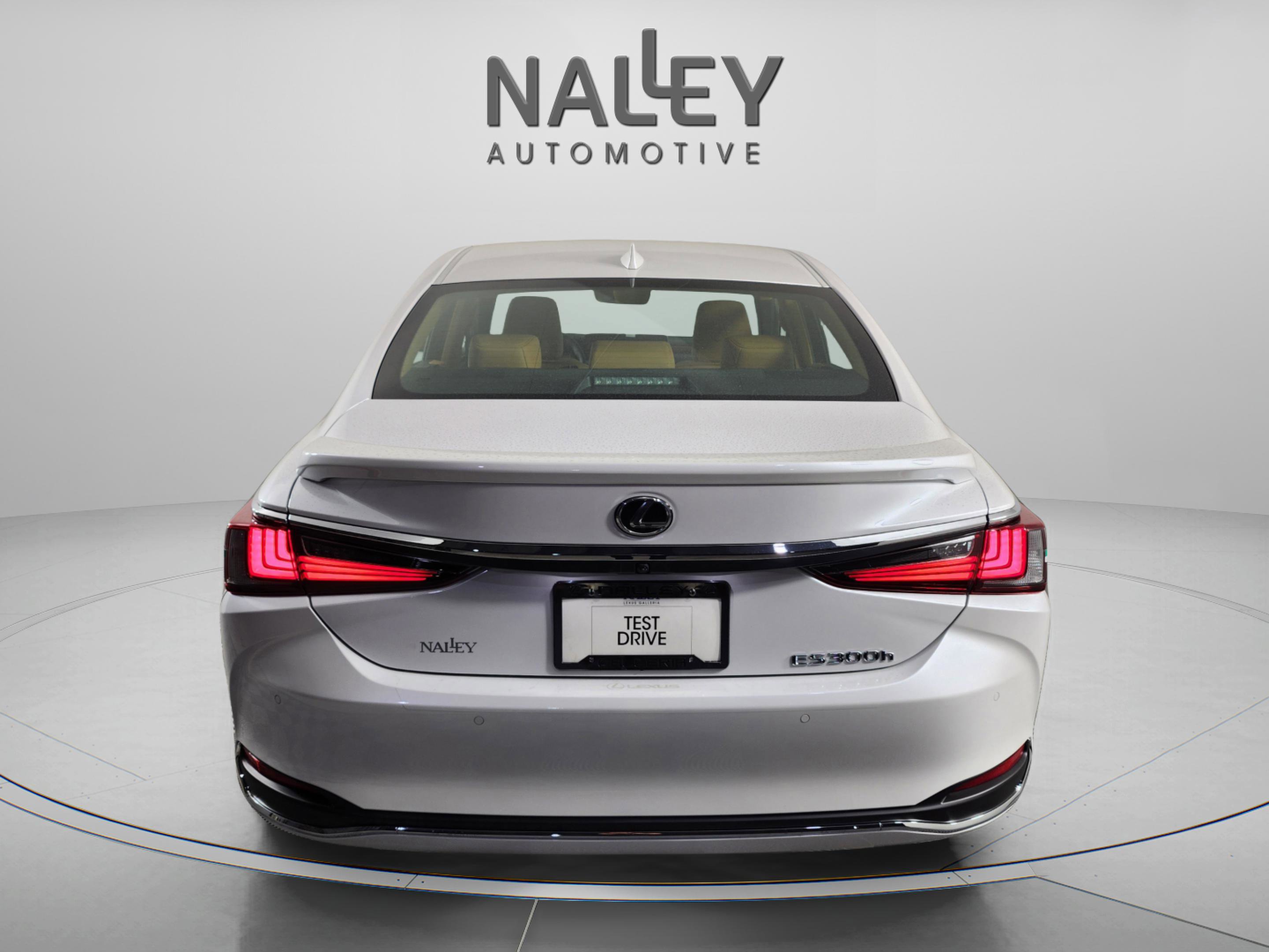 New 2025 Lexus ES 300h w/ Premium Package image 4