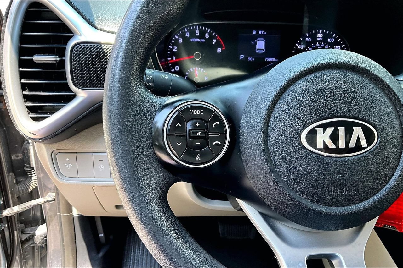 Used 2020 Kia Soul LX FWD image 10