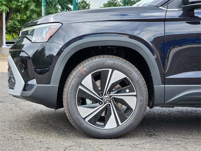 New 2025 Volkswagen Taos SE image 10