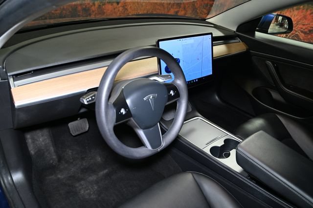 Used 2021 Tesla Model 3 Standard Range Plus RWD image 19