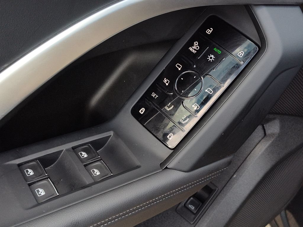 Certified 2025 Audi Q5 Prestige AWD/4WD image 21