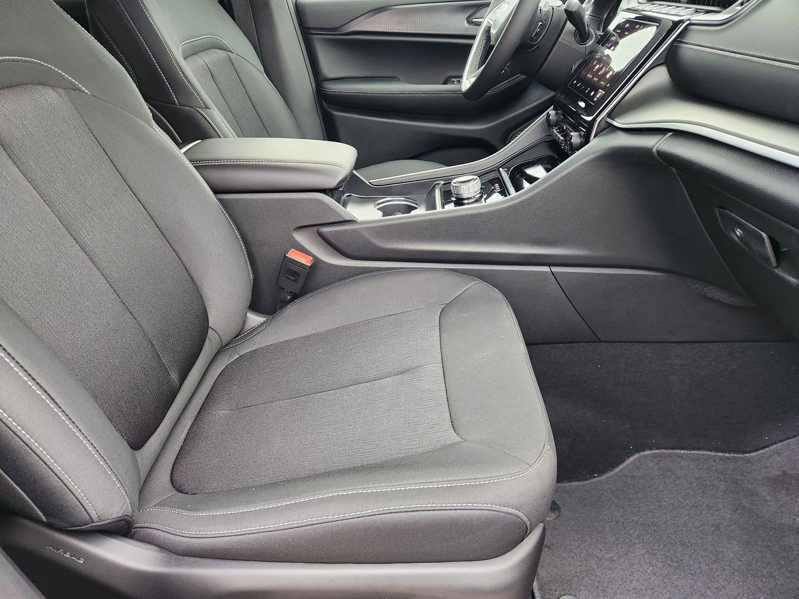 New 2025 Jeep Grand Cherokee Laredo X image 13