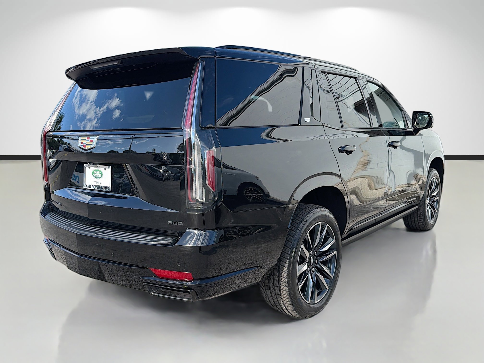 Used 2022 Cadillac Escalade Sport Platinum w/ Heavy-Duty Trailer Package AWD/4WD image 5