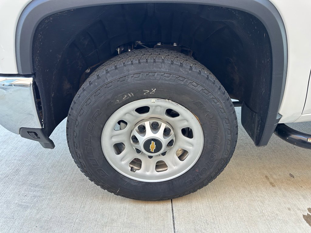 Used 2025 Chevrolet Silverado 2500 LT w/ Convenience Package image 29