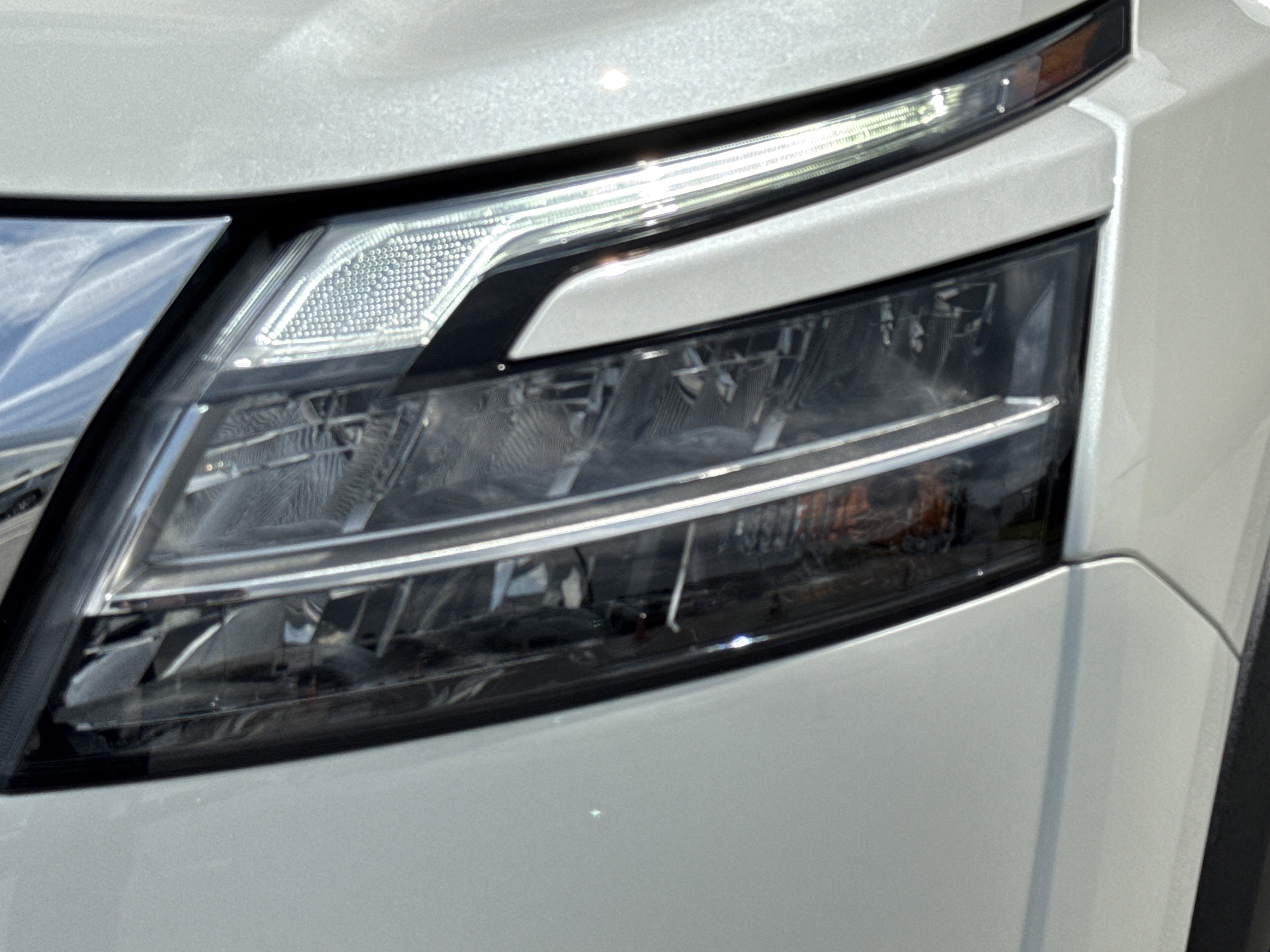 Used 2024 Nissan Pathfinder SL FWD image 6