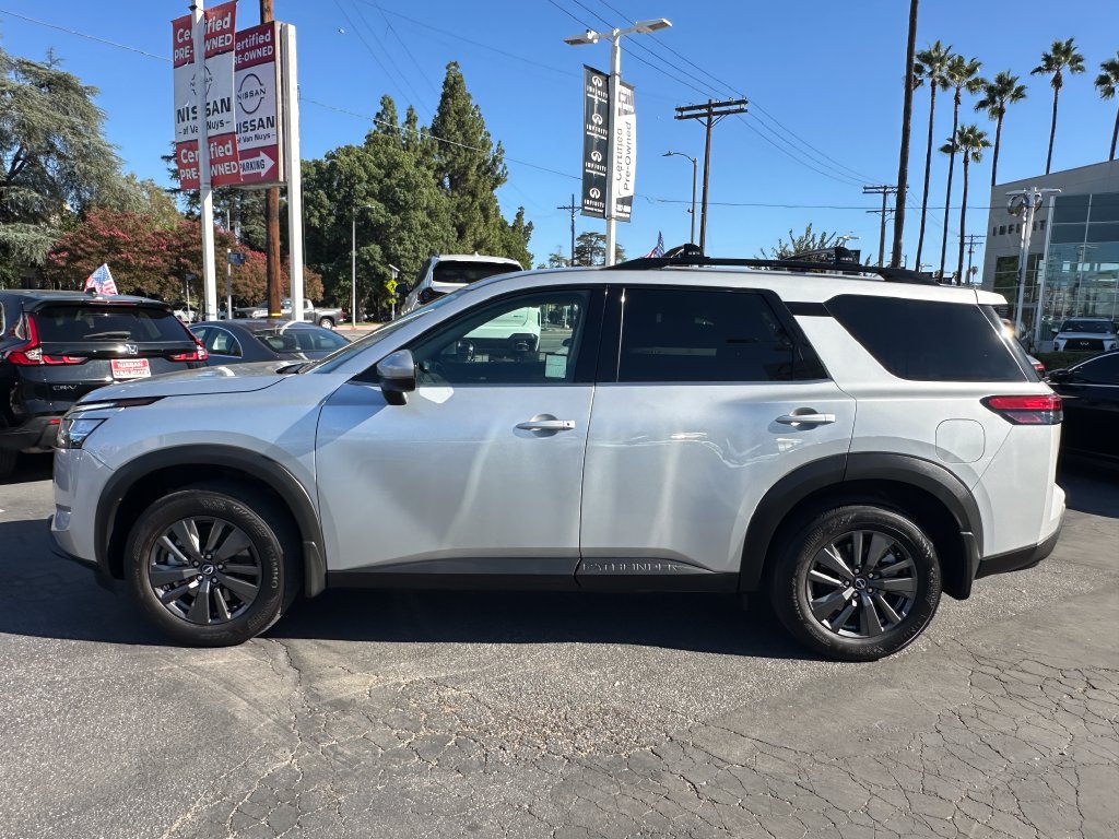 Used 2022 Nissan Pathfinder SV FWD image 3