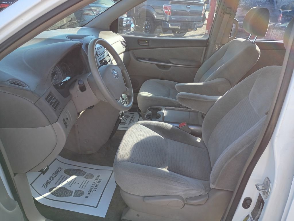 Used 2006 Toyota Sienna CE image 9