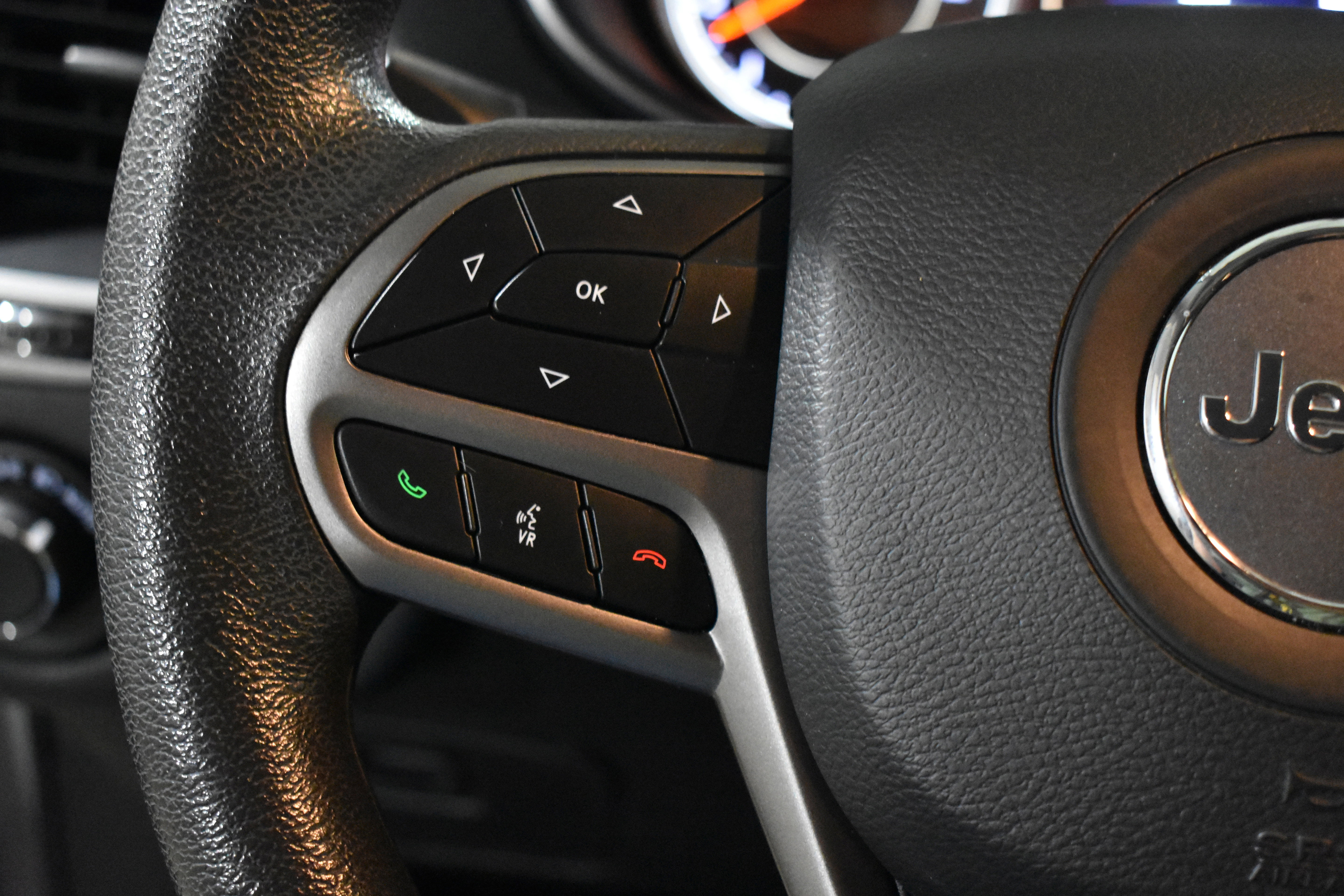 Used 2021 Jeep Cherokee Latitude image 18