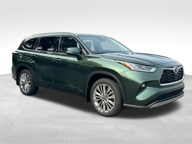 Used 2025 Toyota Highlander Platinum AWD/4WD image 7