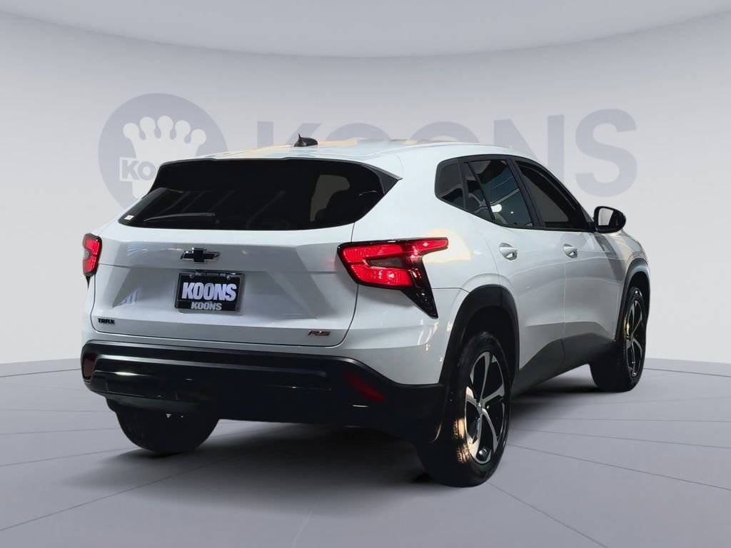 Used 2025 Chevrolet Trax RS w/ Driver Confidence Package image 11