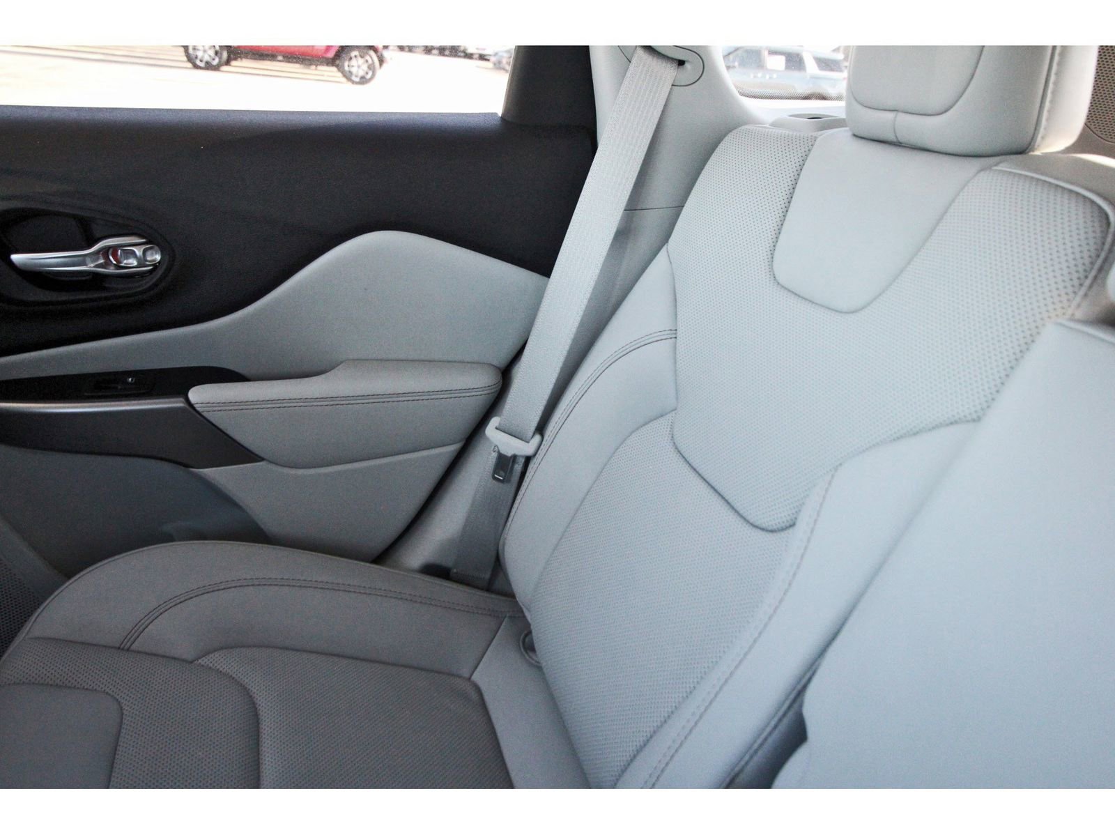 Used 2022 Jeep Cherokee Latitude Lux image 14