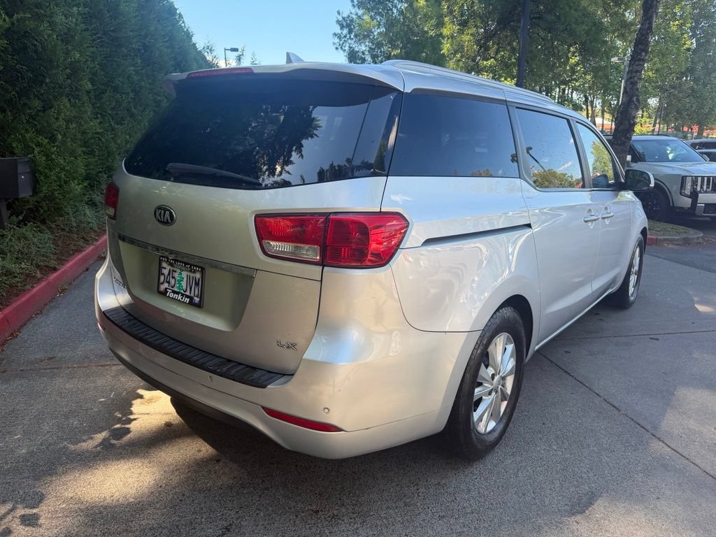 Used 2016 Kia Sedona LX w/ LX Convenience Package FWD image 4