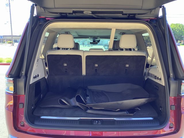 Used 2022 Jeep Grand Wagoneer Series II w/ Premium Group II image 33