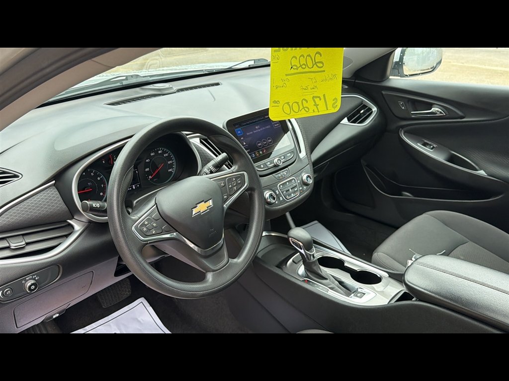 Used 2022 Chevrolet Malibu LT FWD image 9