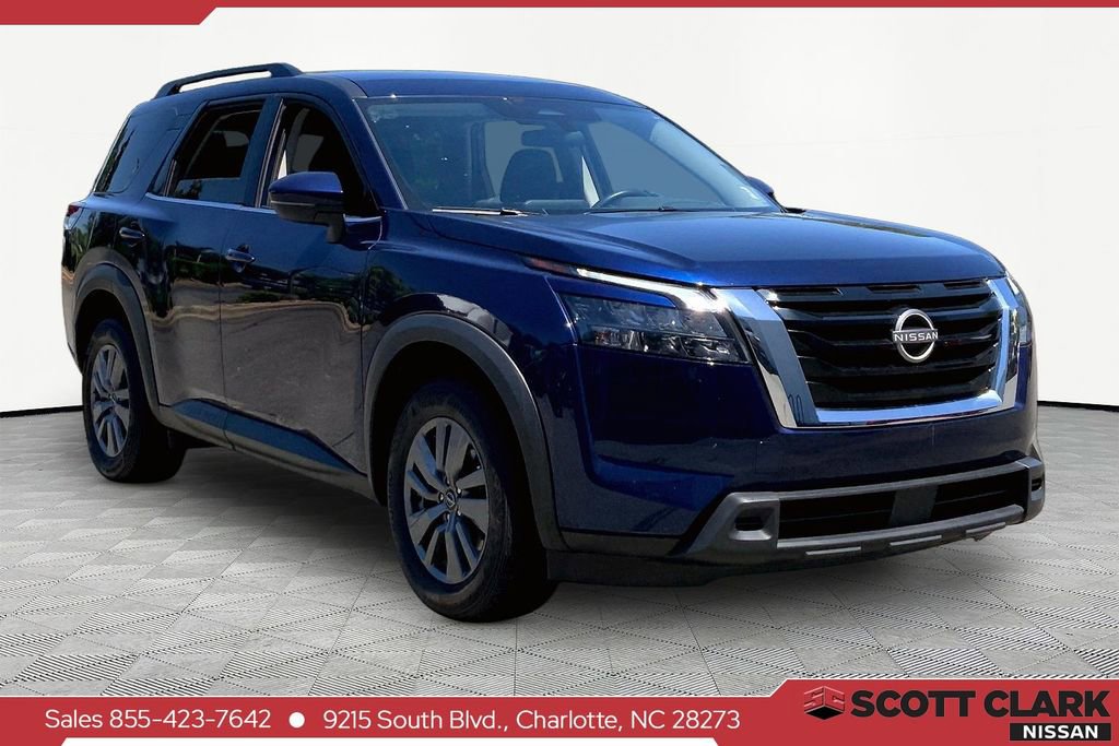 Used 2025 Nissan Pathfinder SV AWD/4WD image 1