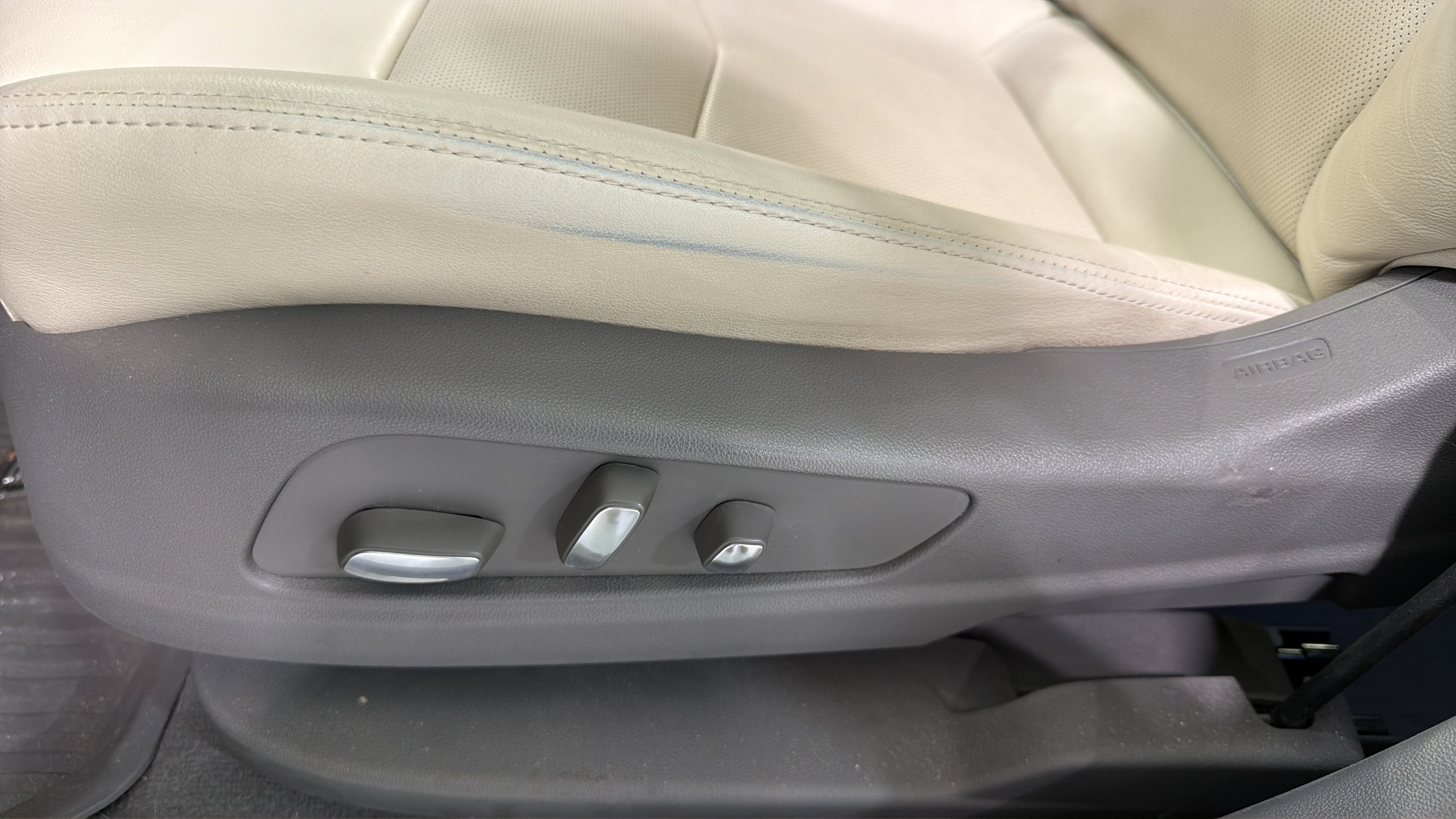 Used 2024 Cadillac XT5 Premium Luxury w/ Technology Package FWD image 10