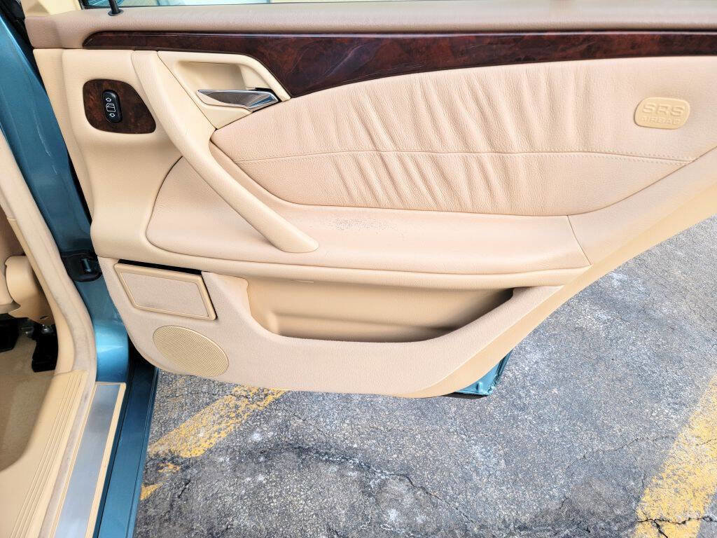 Used 2001 Mercedes-Benz E 320 E 320 4dr Sedan image 18