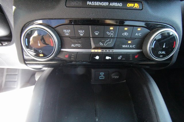 Used 2022 Ford Escape SE w/ SE Sport Appearance Package image 28