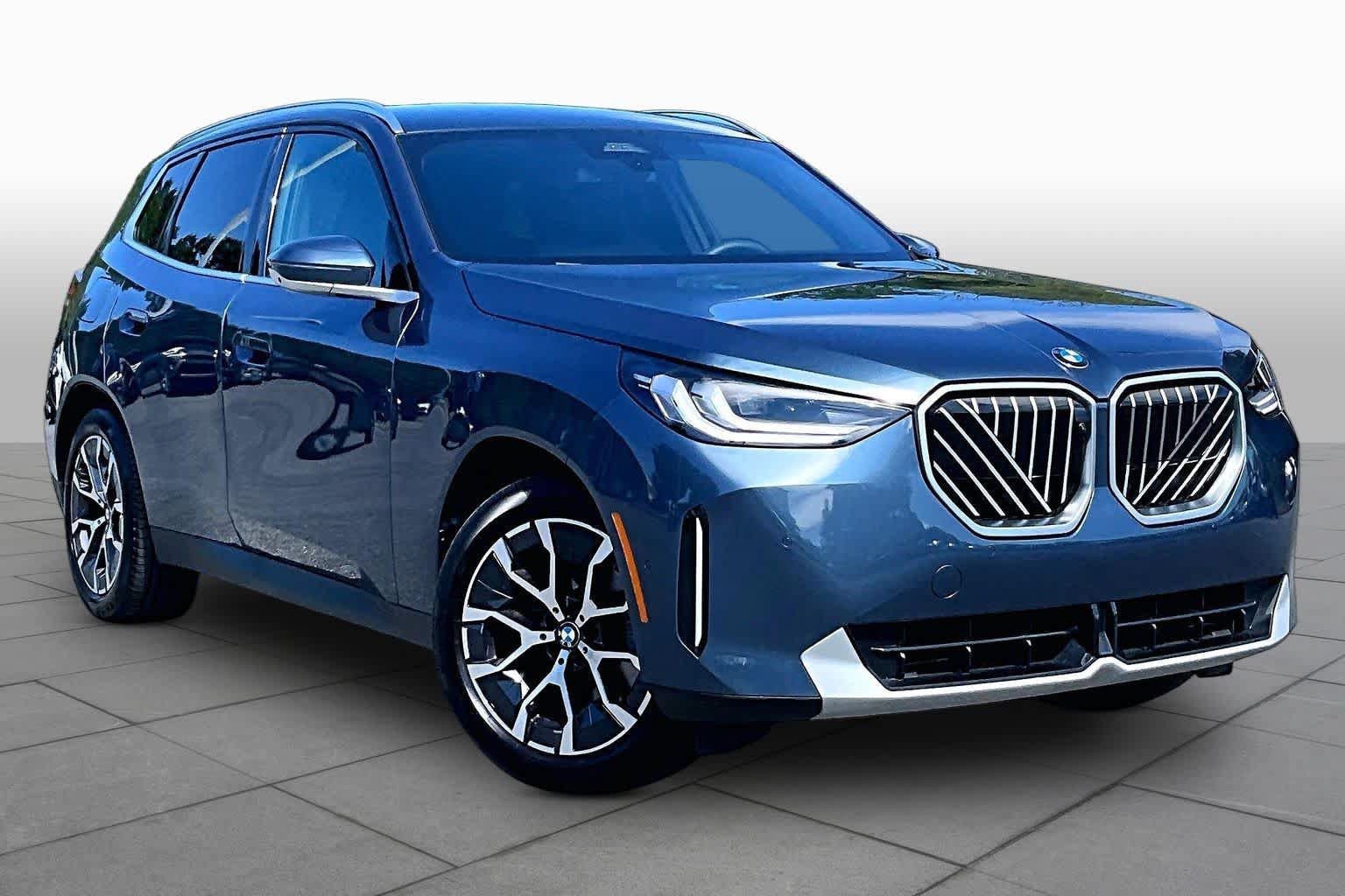 Used 2025 BMW X3 xDrive30i w/ Premium Package AWD/4WD image 3