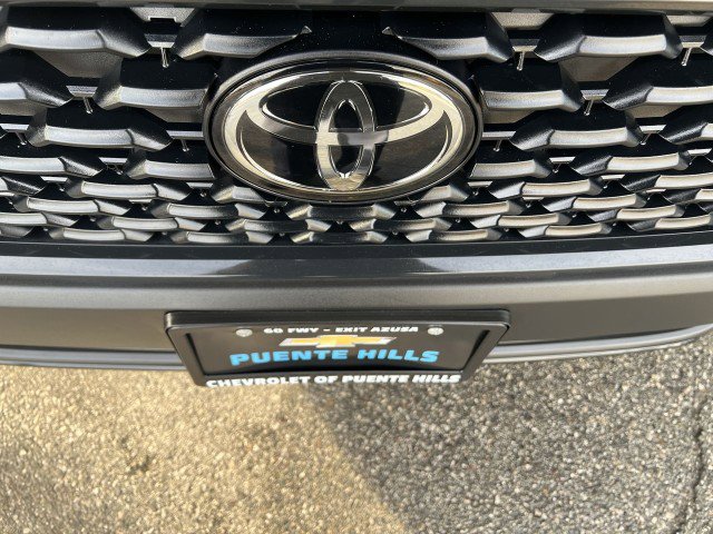 Used 2025 Toyota Corolla Cross LE image 30