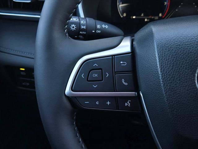 Certified 2026 Toyota Highlander Limited AWD/4WD image 22