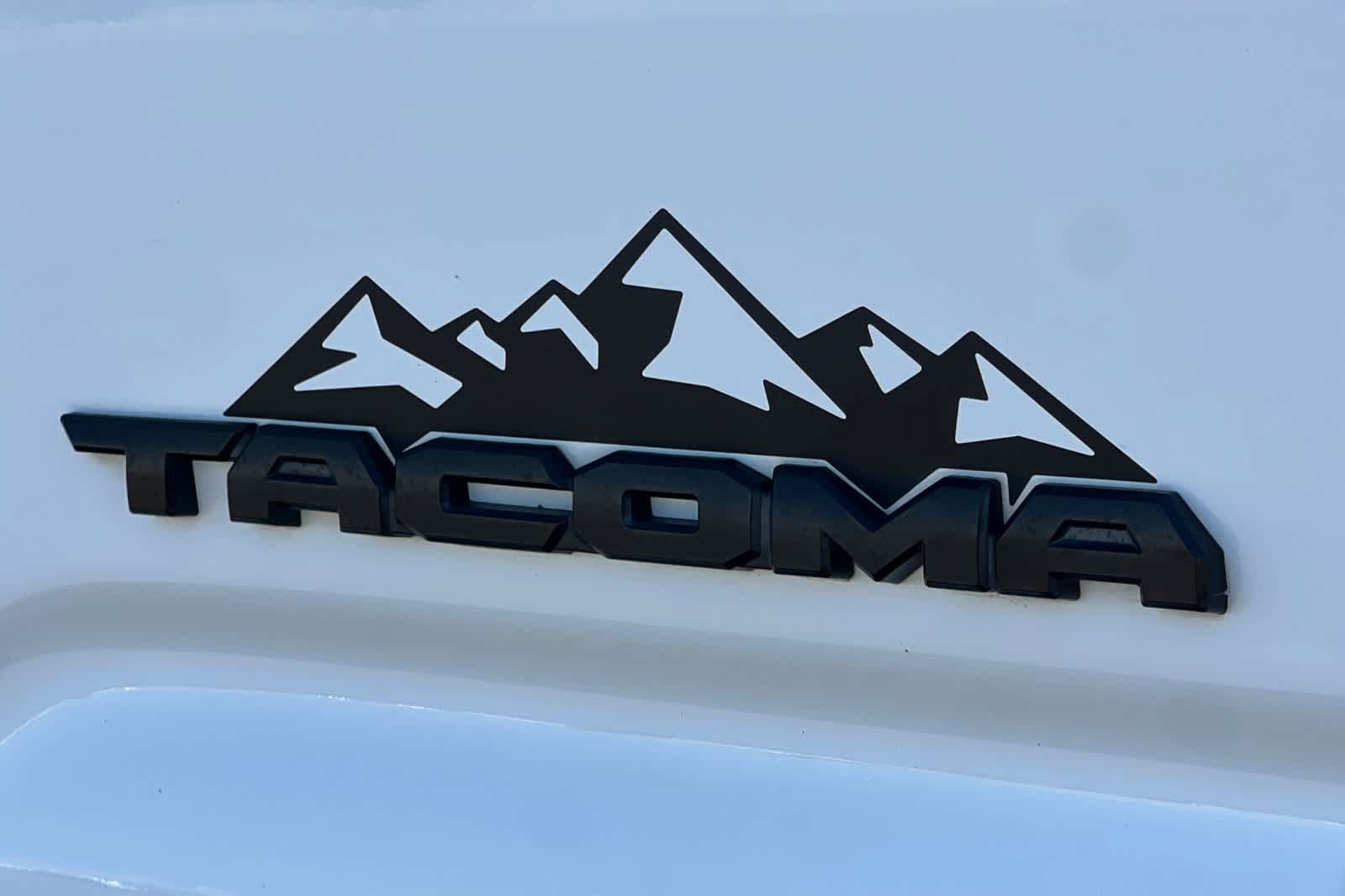 Used 2020 Toyota Tacoma TRD Off-Road w/ Technology Package RWD image 30