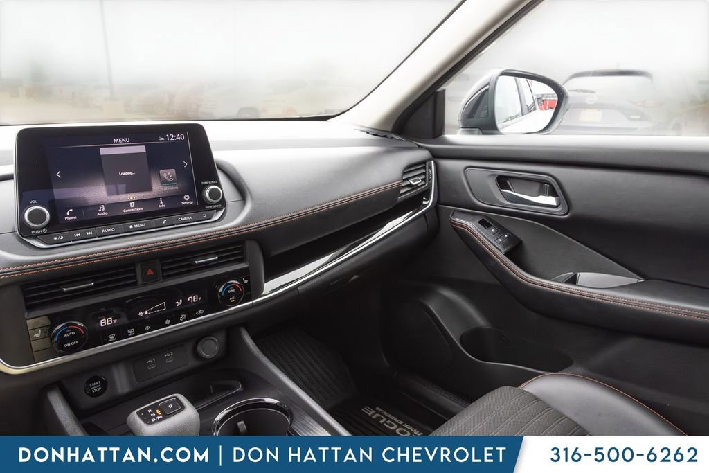 Used 2025 Nissan Rogue SV AWD/4WD image 17