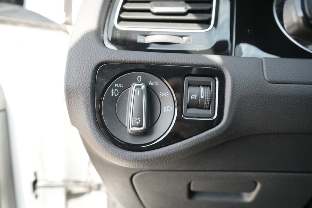 Used 2021 Volkswagen GTI S image 29