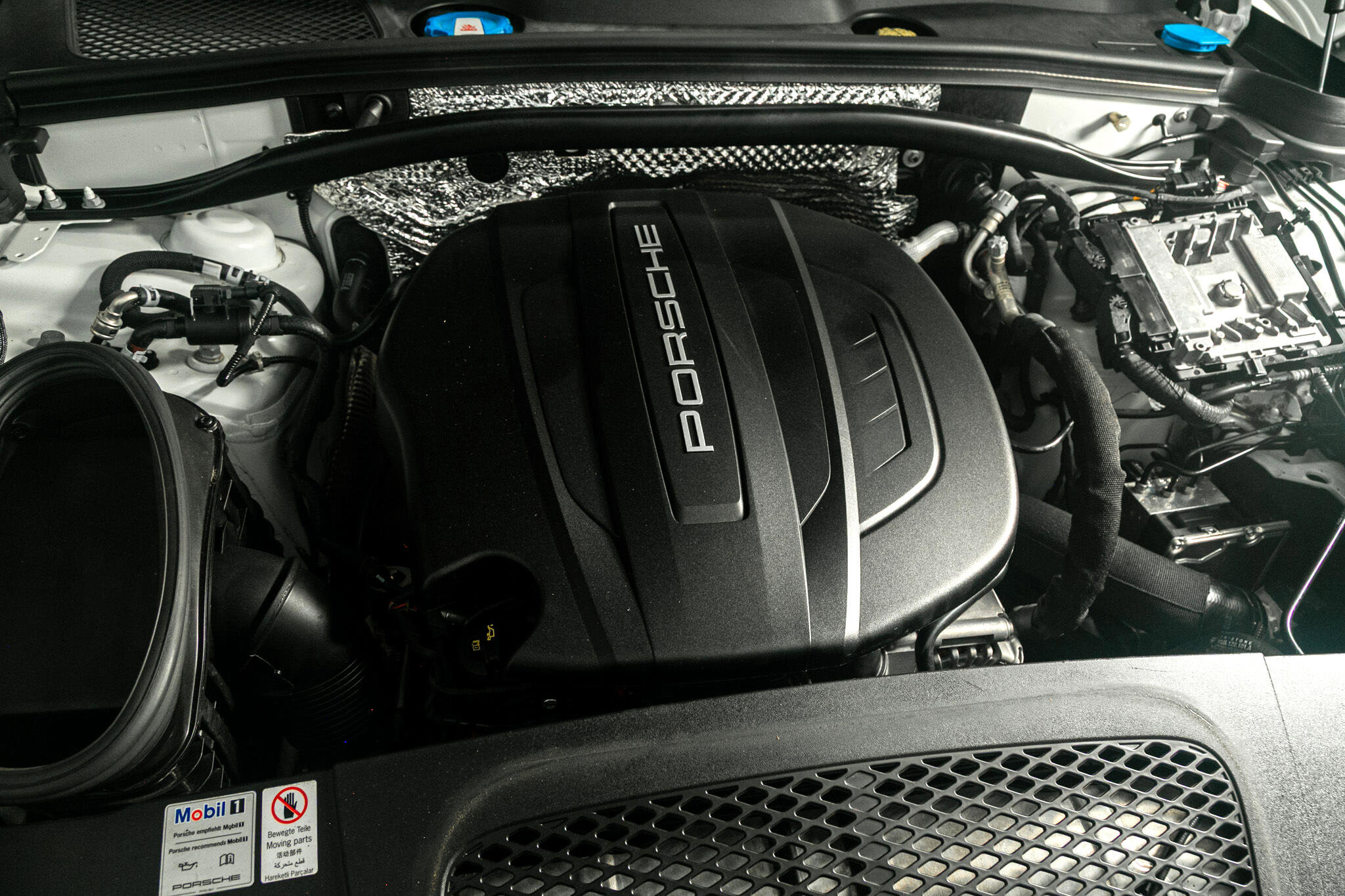 Used 2019 Porsche Macan w/ Premium Package Plus image 15