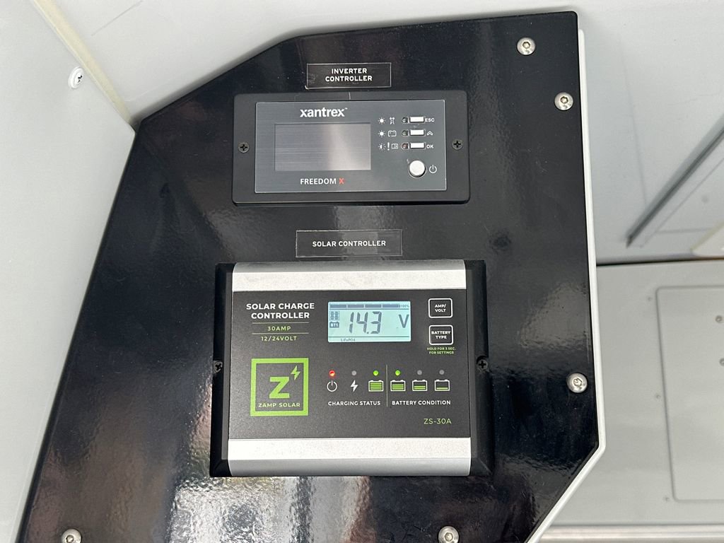 Used 2025 Mercedes-Benz Sprinter 2500 image 19